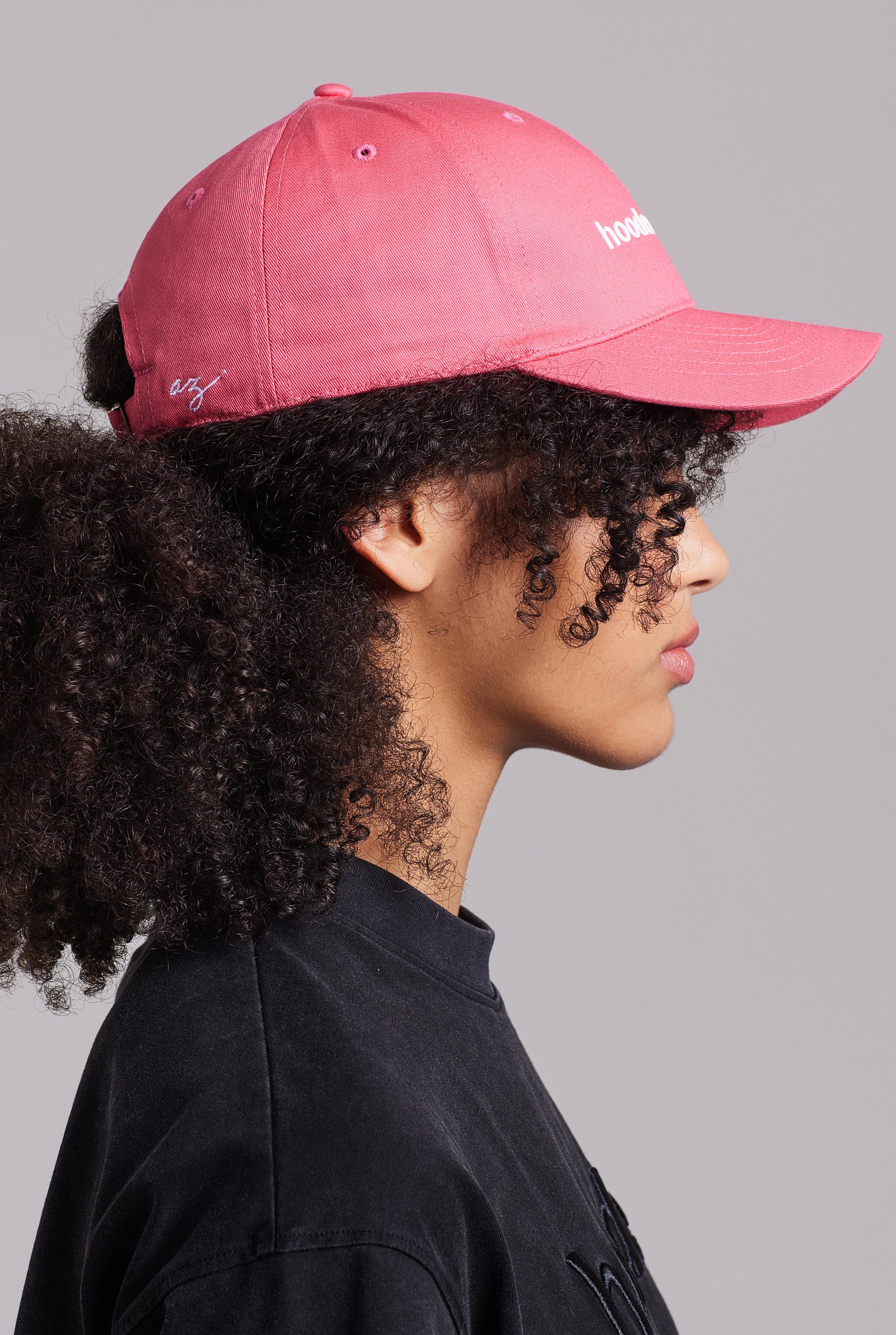 LOGO CAP BUBBLE GUM – hooded staff display picture 1