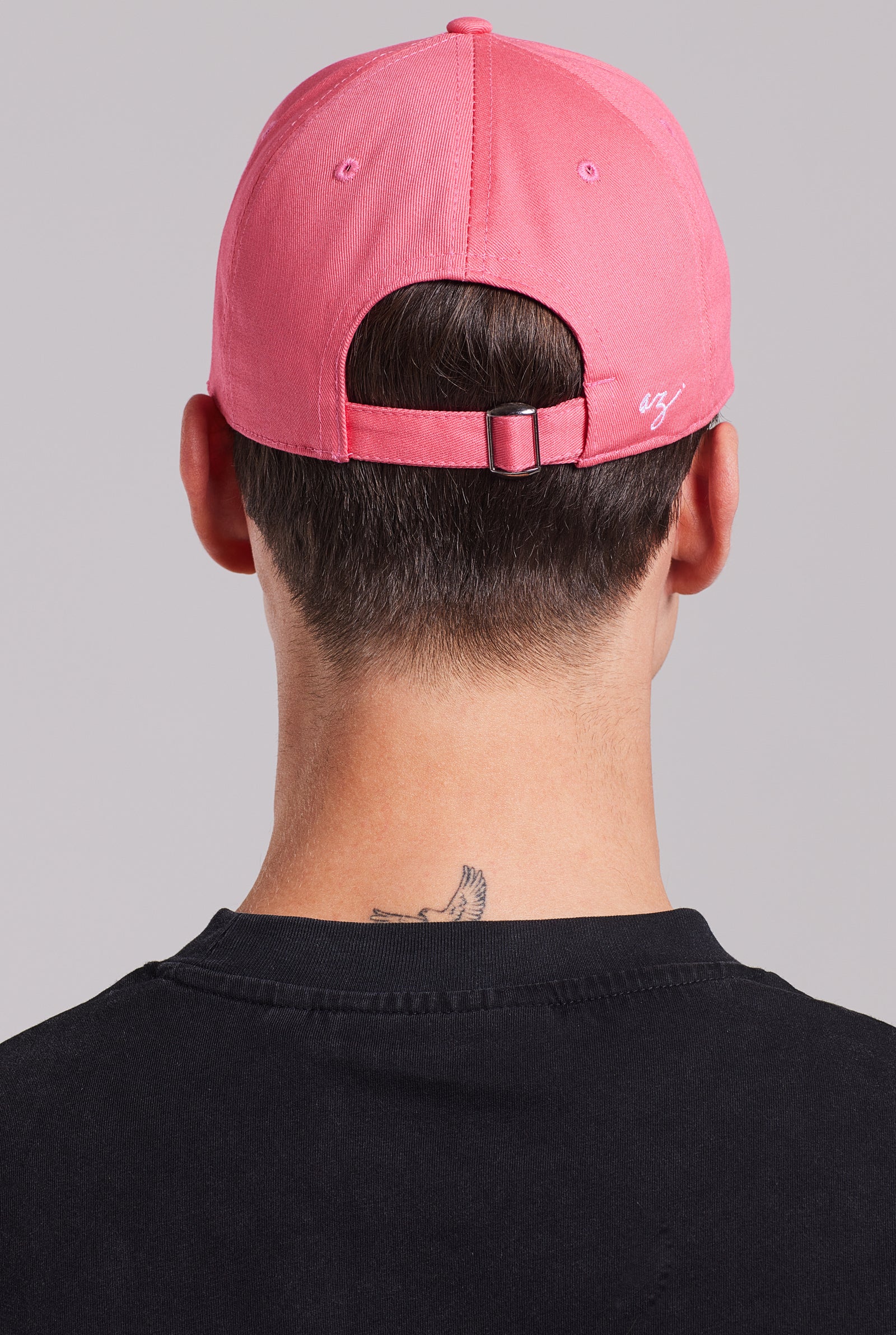 LOGO CAP BUBBLE GUM – hooded staff display picture 3